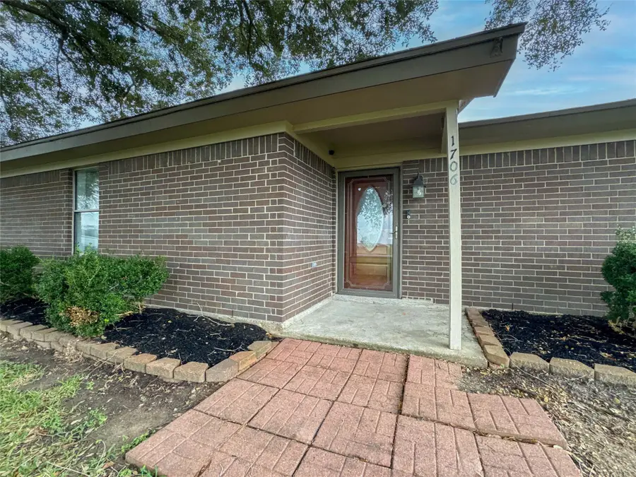 1706 Avenue A, Danbury, TX 77534 - Image #3