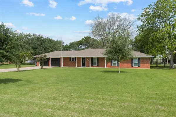 11511 Cherry Point Drive, Mont Belvieu, TX 77535