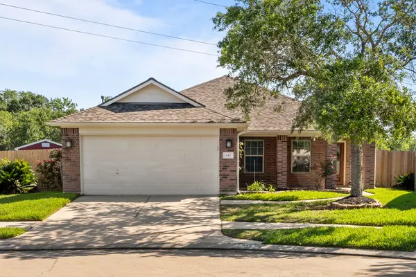 445 Decoster Boulevard, Alvin, TX 77511