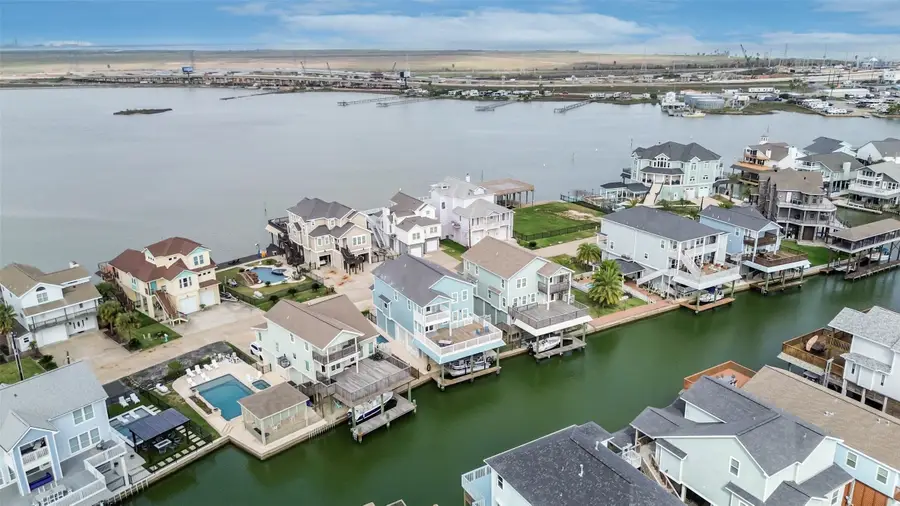 429 Jeanie Lynne Circle, Tiki Island, TX 77554 - #3