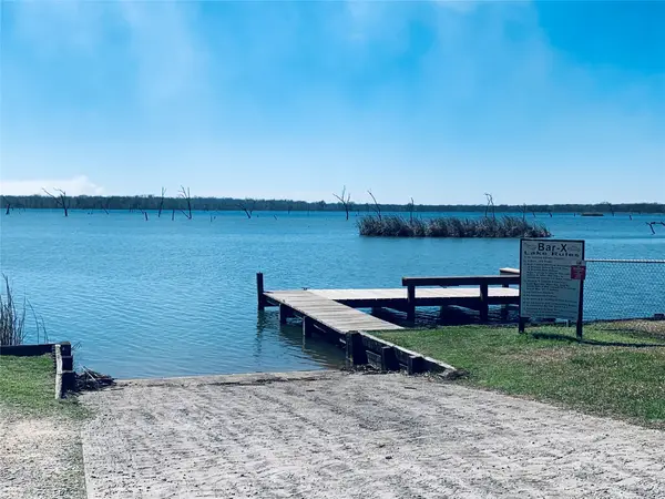 405 Pony Trail, Angleton, TX 77515