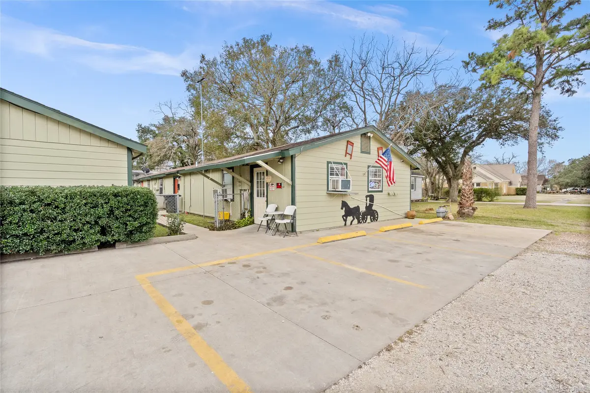 2200 Peach Avenue, Bay City, TX 77414 - #1