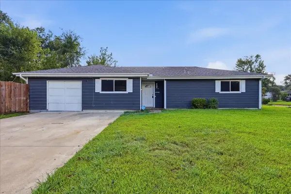 3890 Bristol Drive, Beaumont, TX 77707