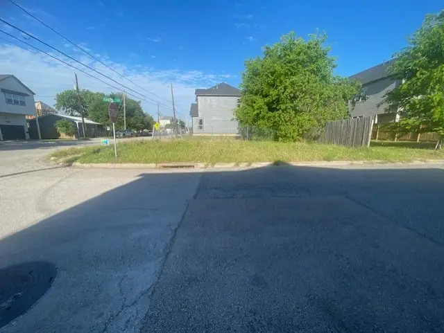 5/1 E 33rd Street, Houston, TX 77022 - #1
