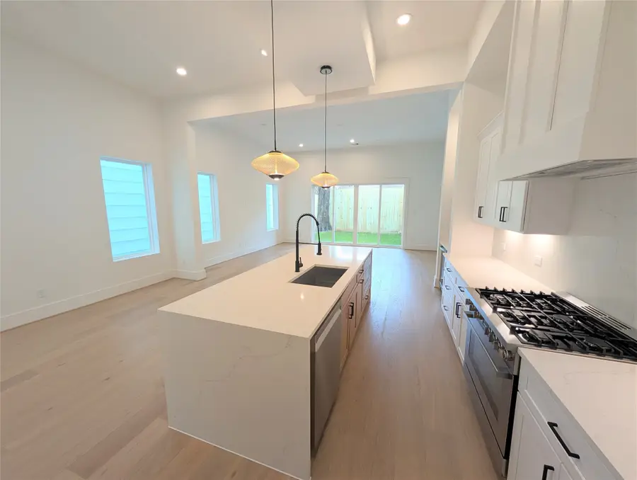 1120 E 26th Street, Houston, TX 77009 - #3