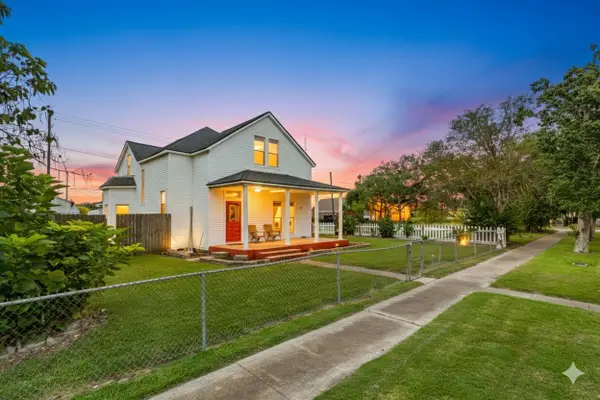 919 N Avenue A, Freeport, TX 77541