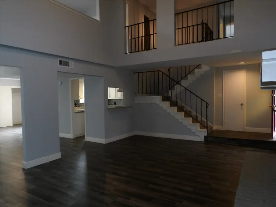 10758 Boardwalk Street, Houston, TX 77042 - #2