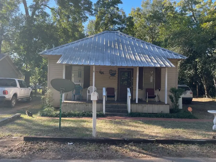 703 E Terrell Avenue, Crockett, TX 75835 - #2