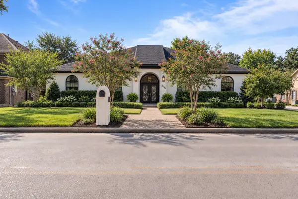 3026 Country Club Drive, Pearland, TX 77581