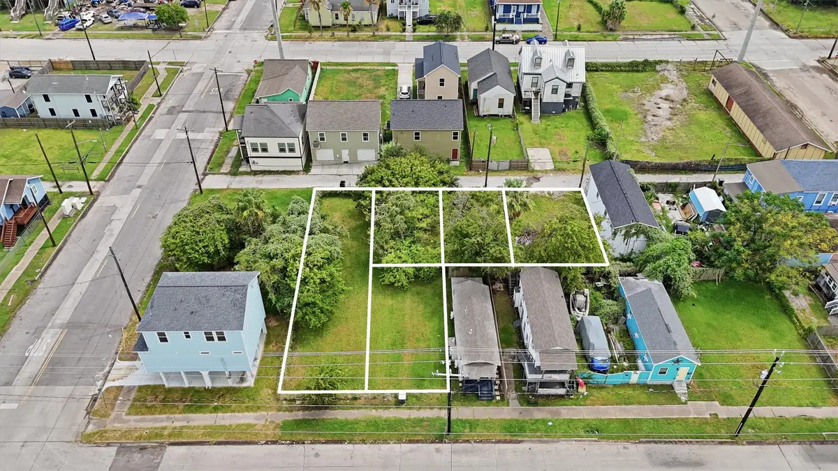 3905-3913 Winnie Street, Galveston, TX 77550 - #1