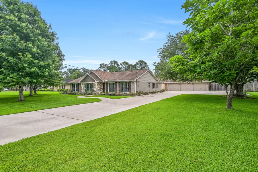 705 W Edgewood Drive, Friendswood, TX 77546 - #3