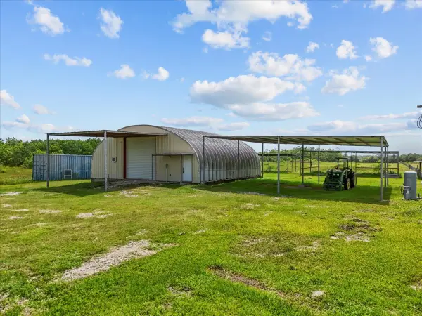 6910 Avenue V, Santa Fe, TX 77510