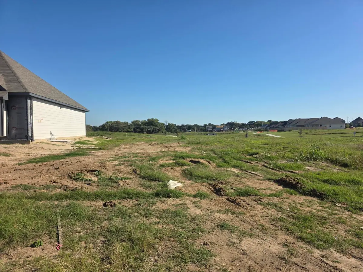 805 Trellis Pass, Brenham, TX 77833 - #1