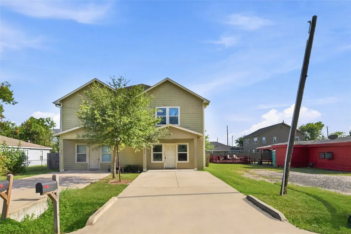 4310 Larkspur Street #A/B, Houston, TX 77051 - #1