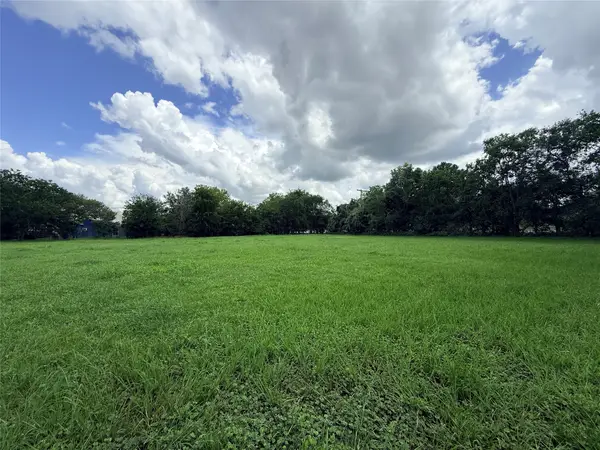 702 E Courthouse Street, Cuero, TX 77954