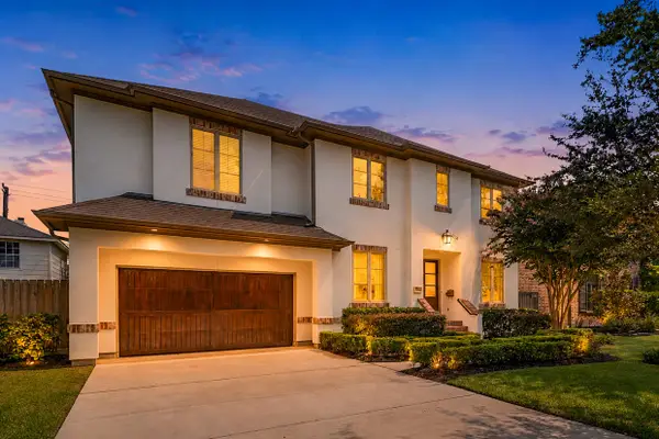 5216 Locust Street, Bellaire, TX 77401