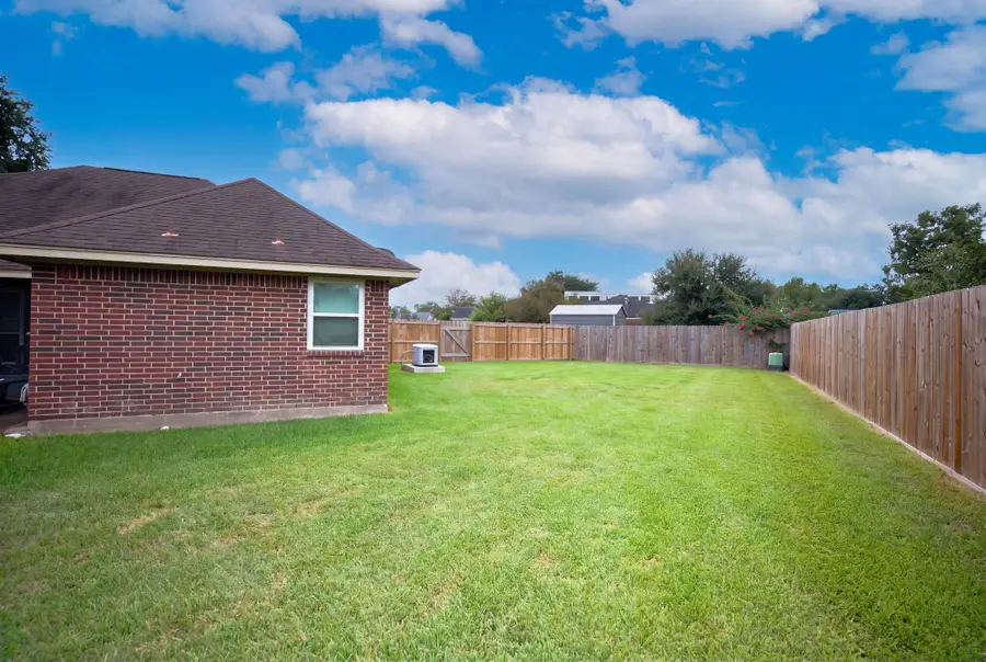 55 Zinnia Court, Lake Jackson, TX 77566 - #2