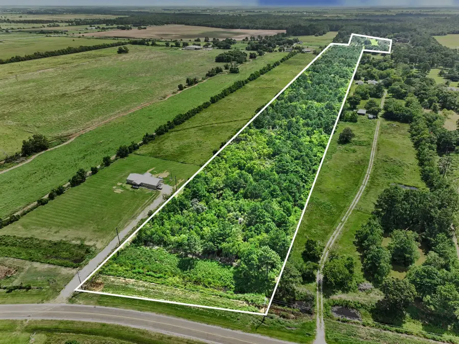 0016 S Main, Anahuac, TX 77514 - #3