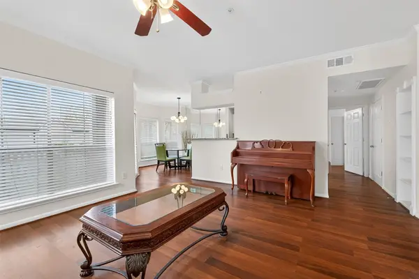 1330 Old Spanish Trail #1101, Houston, TX 77054