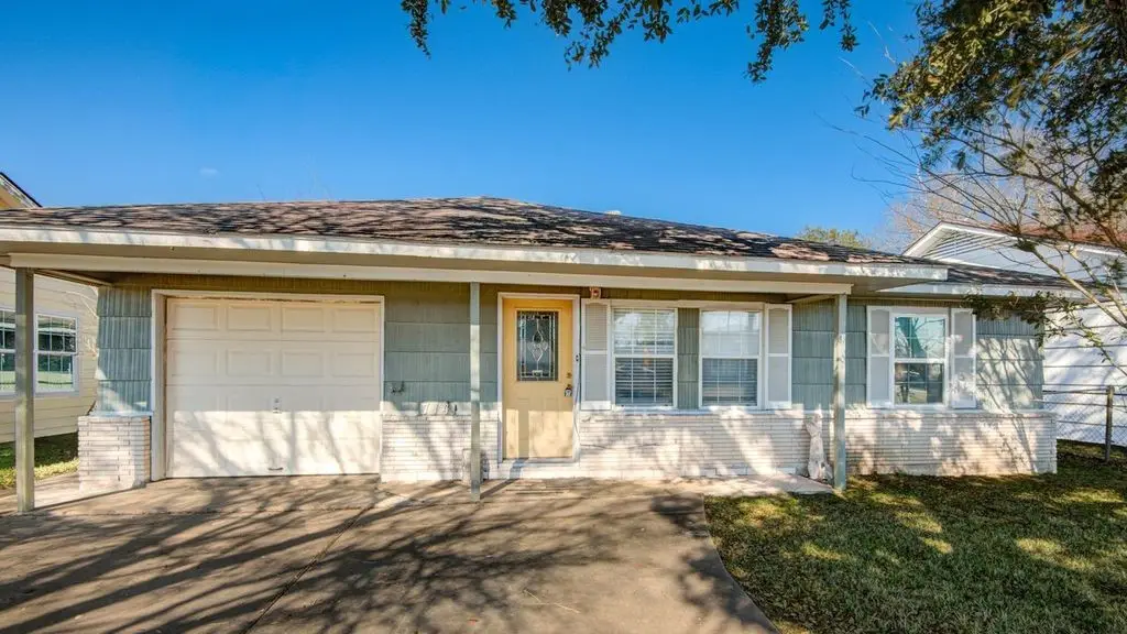 714 W 7th Street, Freeport, TX 77541 - #1