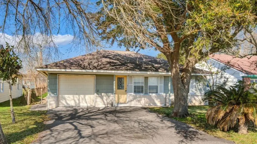 714 W 7th Street, Freeport, TX 77541 - #2