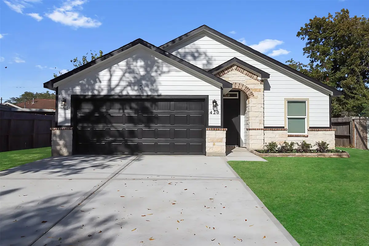 420 W Lobit Street, Baytown, TX 77520 - Image #1