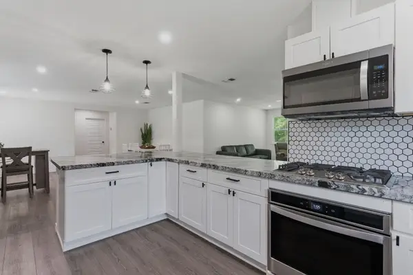 1705 Shady Oaks Drive, Conroe, TX 77301
