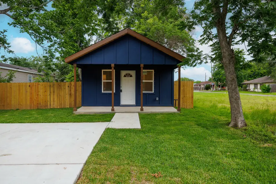 704 Travis Street, Baytown, TX 77520 - #3