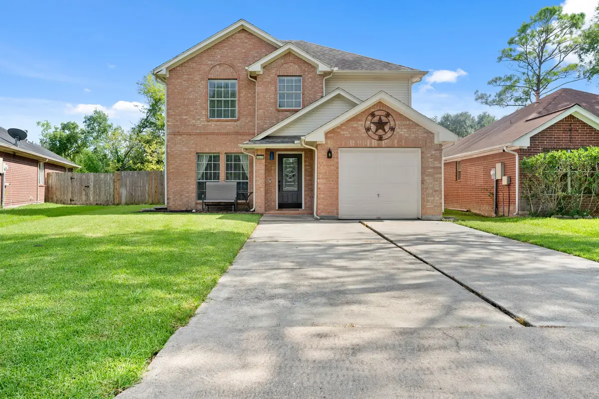 3035 Overland Trail, Dickinson, TX 77539 - Image #1