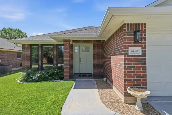 1430 Cedarcrest Lane, Bryan, TX 77803
