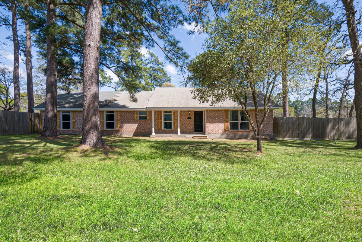 19331 E Lakeshore Drive, Magnolia, TX 77355 - Image #1