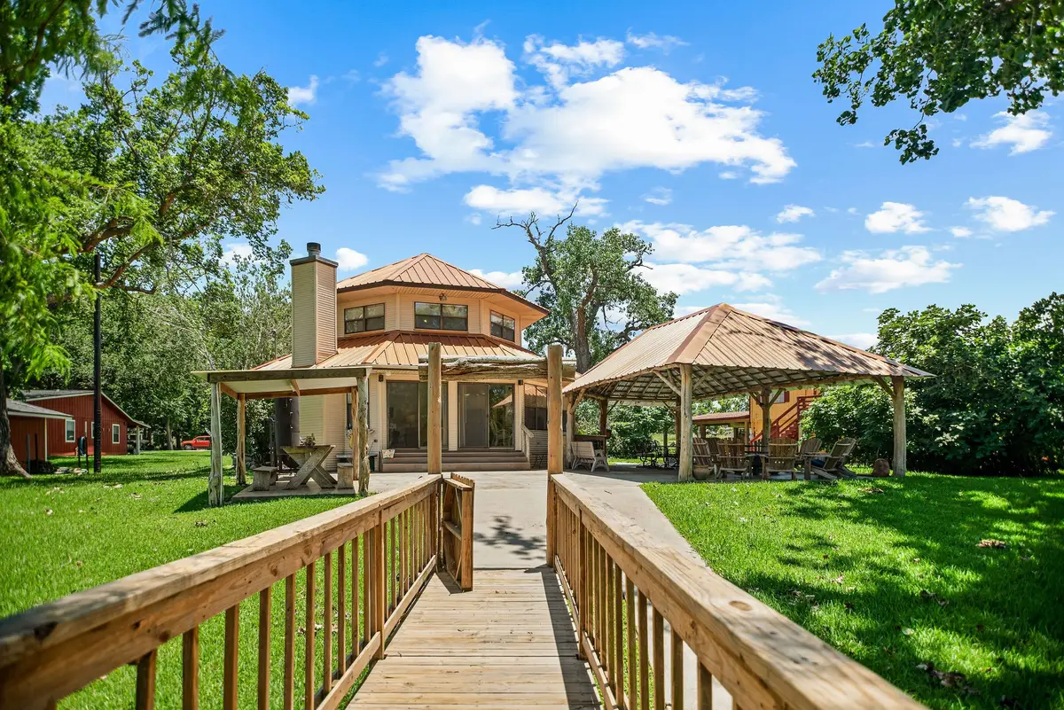 129 Selkirk Drive, Bay City, TX 77414 - #1