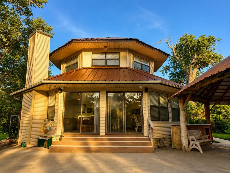129 Selkirk Drive, Bay City, TX 77414 - #2