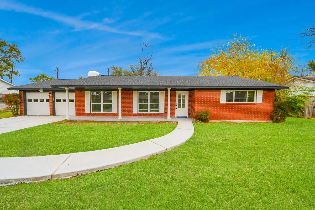 5108 Somerset Drive, Baytown, TX 77521 - Image #1