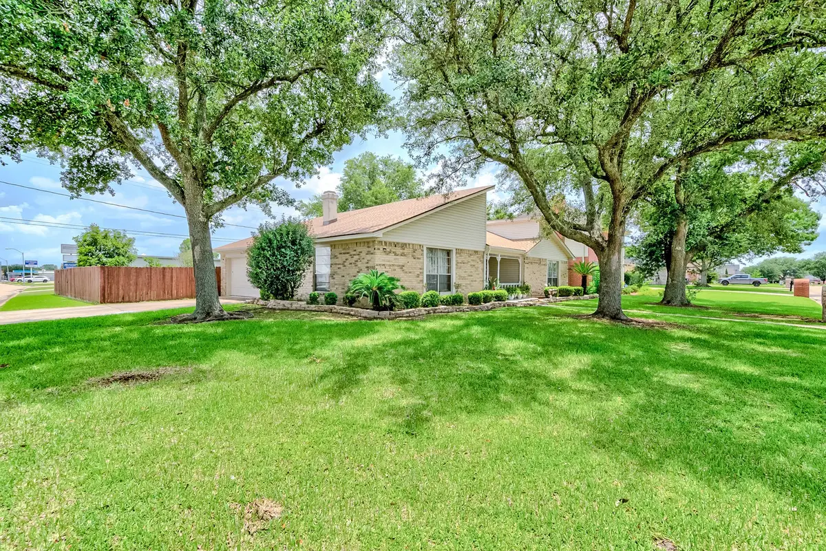 2103 Avenue N, Nederland, TX 77627 - #1
