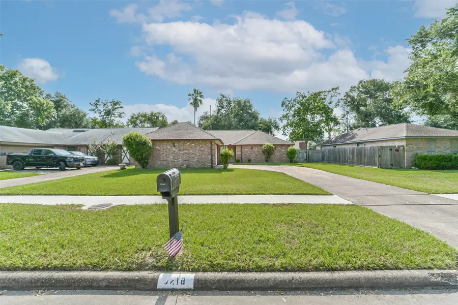 3218 Cherry Creek Drive, Missouri City, TX 77459 - #2