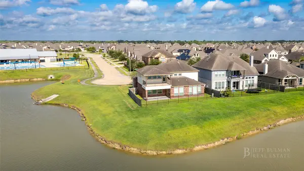 414 W Bend Drive, League City, TX 77573