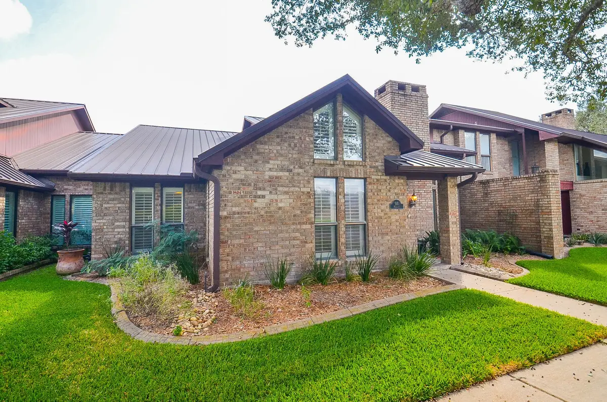 515 Regency Drive, El Campo, TX 77437 - Image #1