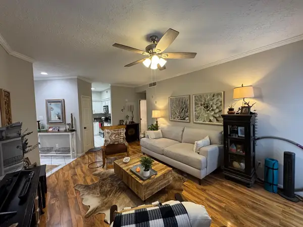 2011 Spenwick Drive #511, Houston, TX 77055