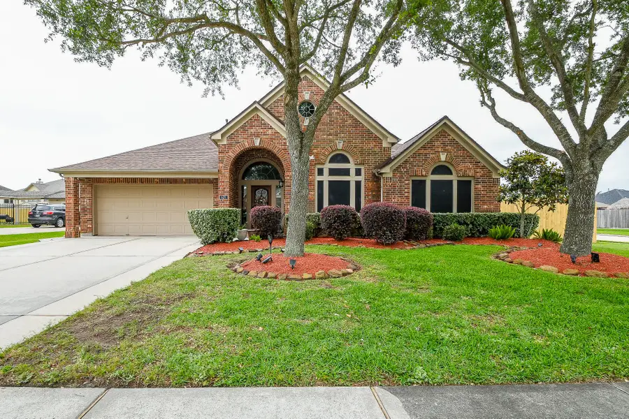 629 Pelican Harbour Drive, Texas City, TX 77590 - Image #2