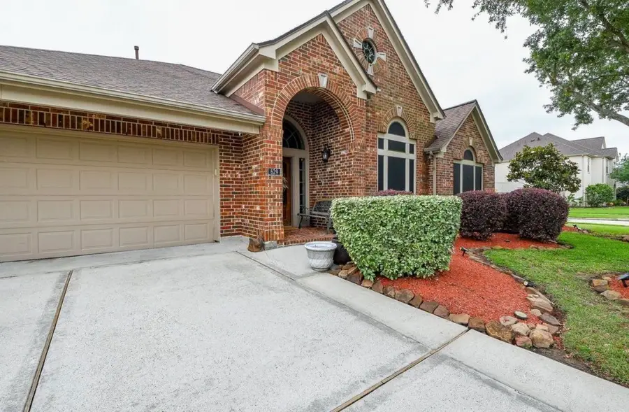 629 Pelican Harbour Drive, Texas City, TX 77590 - Image #3