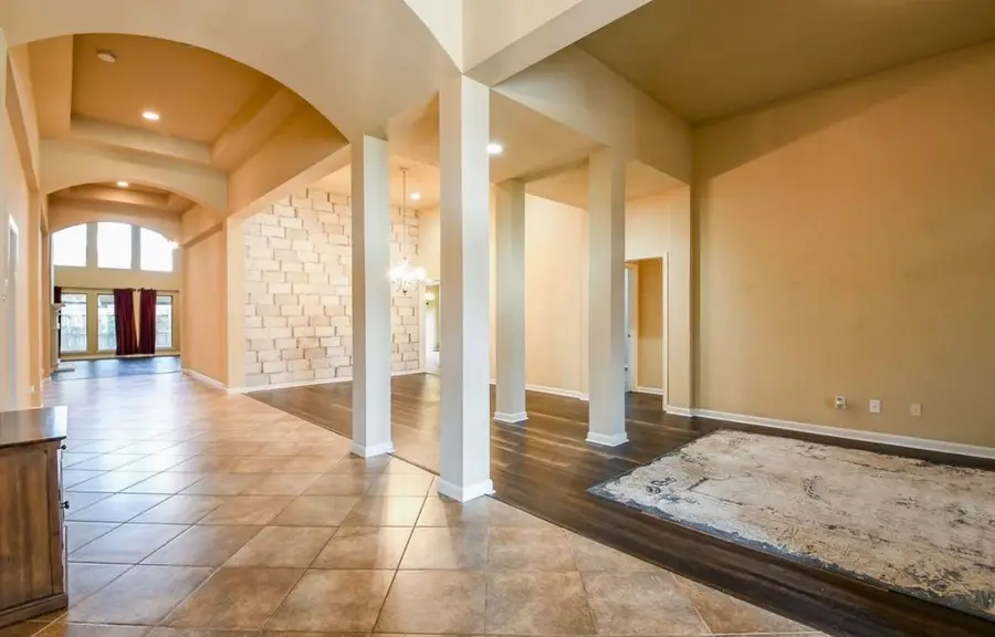 629 Pelican Harbour Drive, Texas City, TX 77590 - Image #3