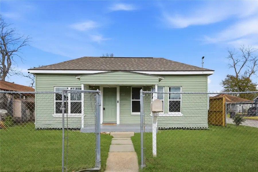 122 E James Street, Baytown, TX 77520 - #2