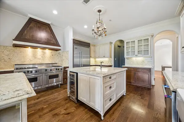 4802 Saxon Street, Bellaire, TX 77401