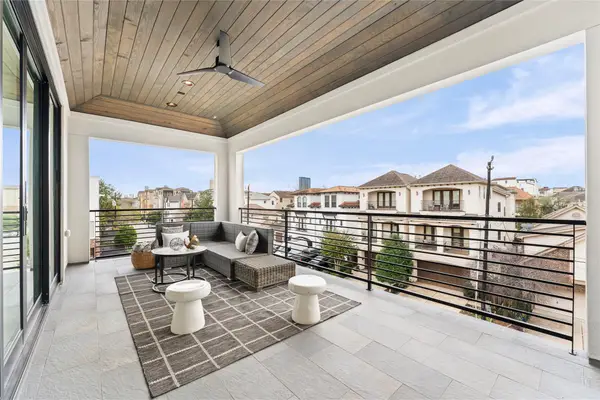 5306 Gibson St, Houston, TX 77007