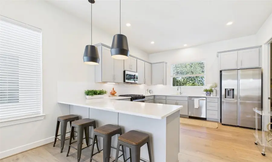 137 Eastwood Street, Houston, TX 77011 - #3