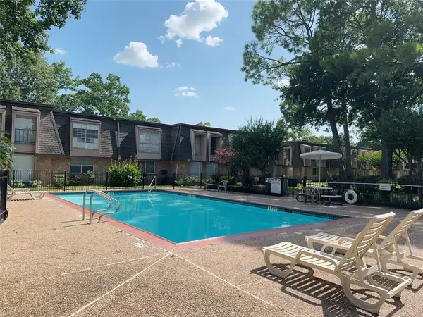 12633 Memorial Drive #74, Houston, TX 77024