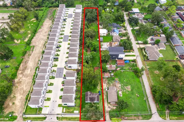 405 W Donovan, Houston, TX 77070