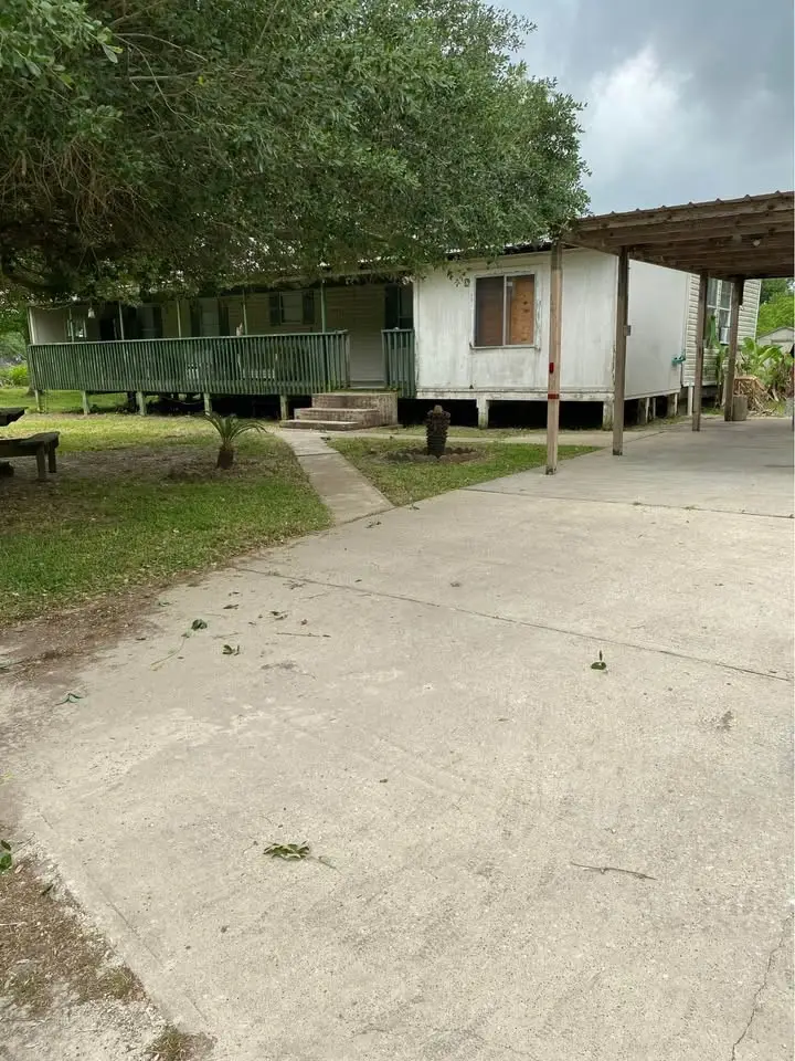 2130 Hayes Road, Winnie, TX 77665 - Image #2