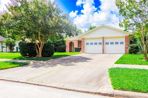 12231 Meadowdale Drive, Meadows Place, TX 77477